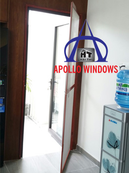 cửa lưới cánh mở nhôm vân gỗ