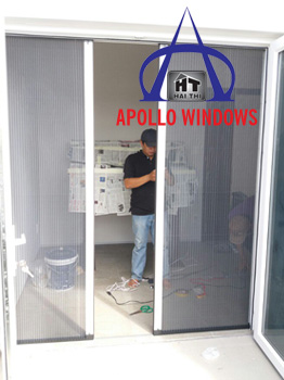 cửa lưới xếp không ray màu trắng sứ
