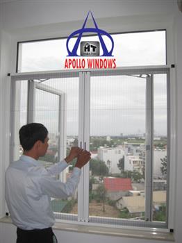 Cửa lưới xếp tay nắm nổi (màu trắng sứ)